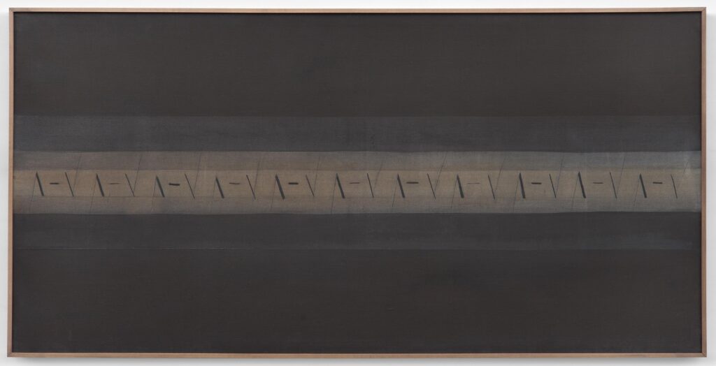Bice Lazzari, Senza Titolo [Untitled] (Q/435), 1972-3, acrylic on canvas, 82 x 163.2 in. Courtesy of Archivio Bice Lazzari and kaufmann repetto Milan / New York and Richard Saltoun Gallery London / Rome. Photo: Kunning Huang